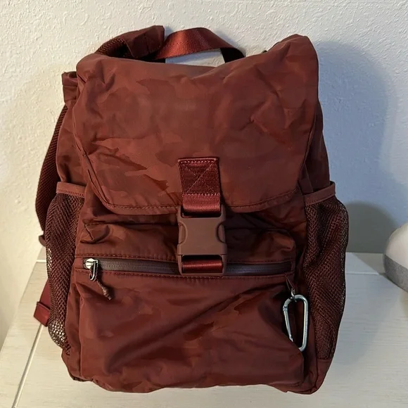NWOT Athleta Kinetic Backpack NWOT ATHLETA Kinetic Shine Quilted Belt Bag Spiced Cabernet  main image 3